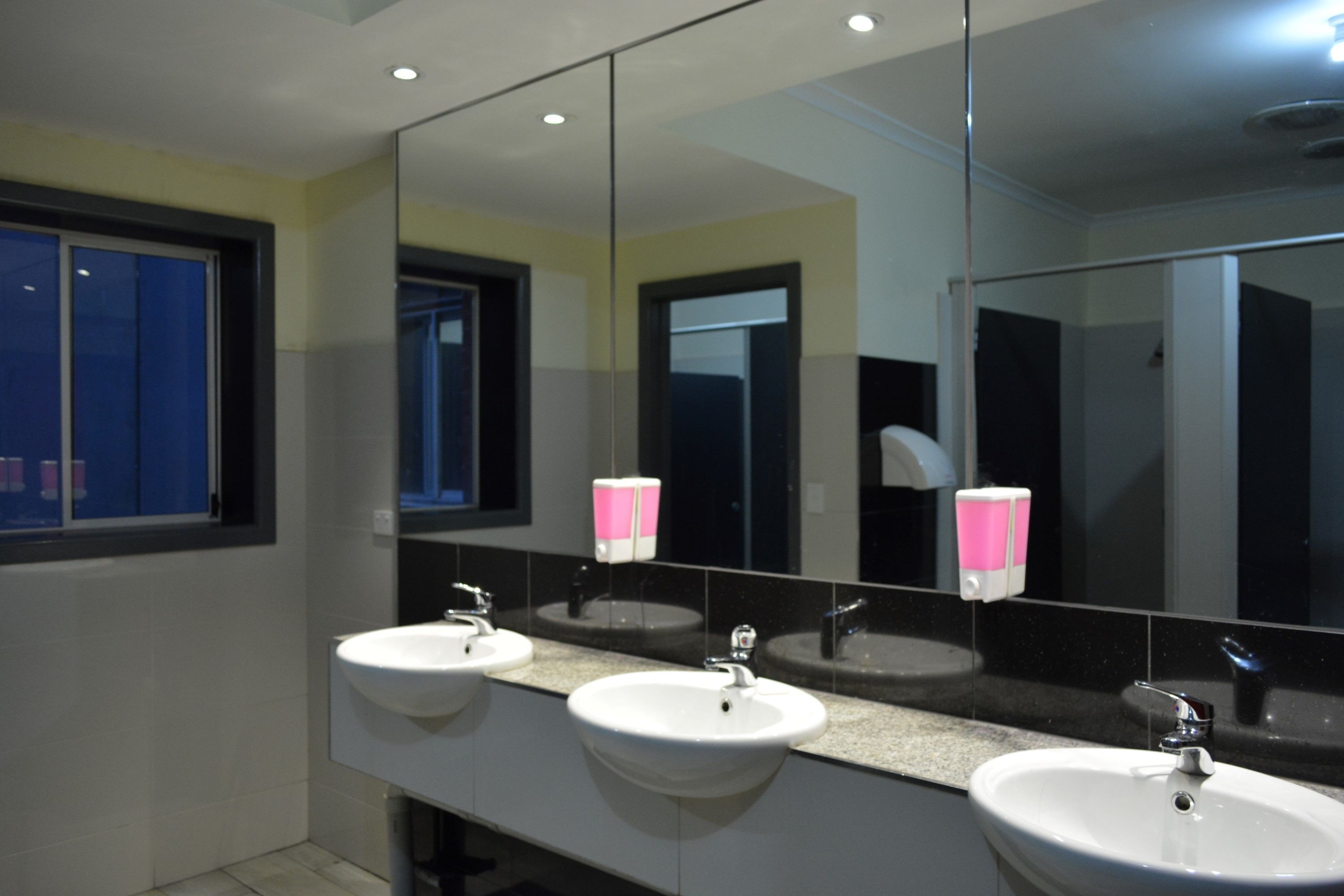 Photo - Elizabeth Hostel