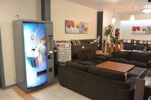 Lounge - Elizabeth Hostel (Melbourne)