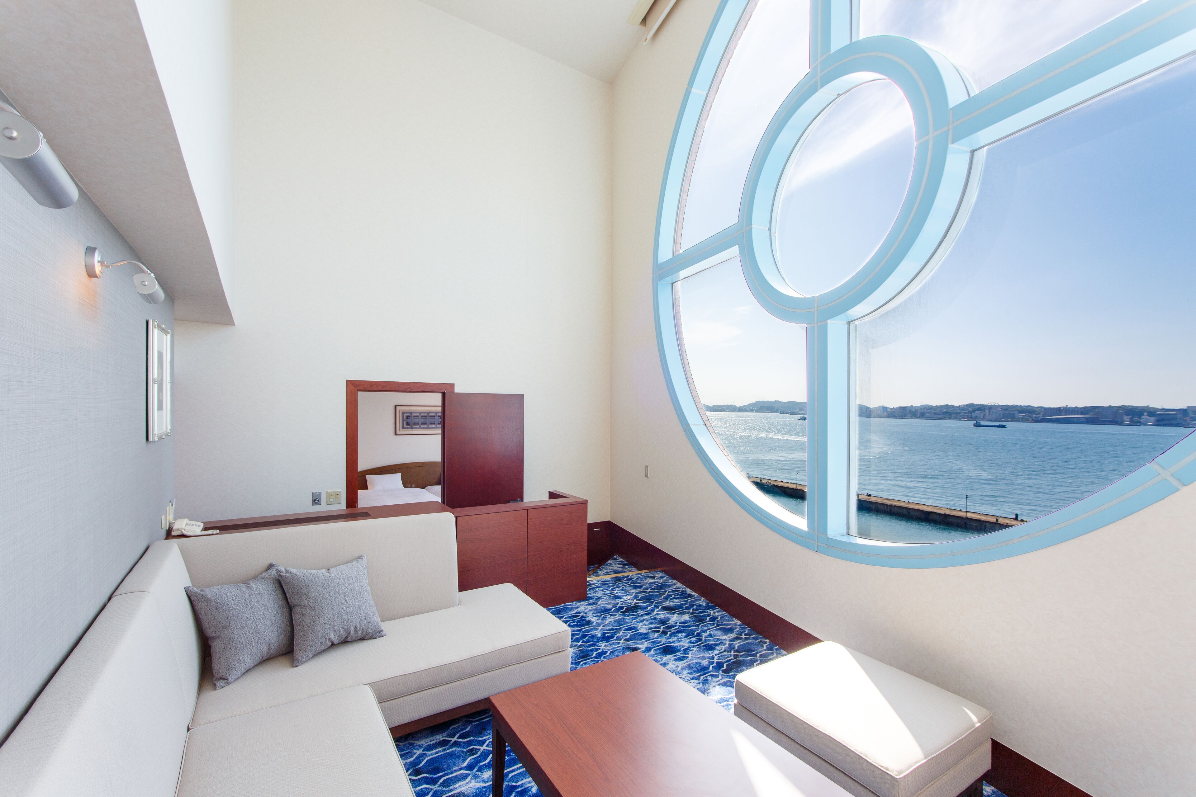 豪華雙床房, 非吸煙房, 海景 (Shark Eye, Club Lounge Access Incl.) | 高級寢具、書桌、遮光布/窗簾、熨斗/熨衣板