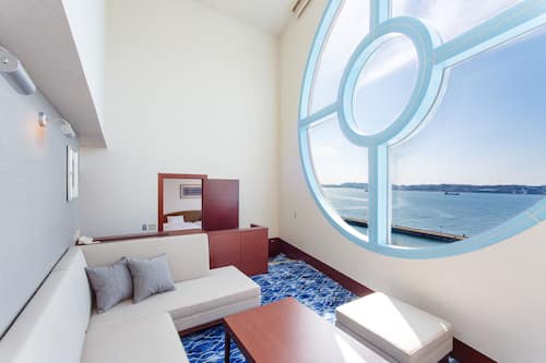 华丽双床房, 无烟房, 海洋景观 (Shark Eye, Club Lounge Access Incl.) | 高档床上用品、办公桌、遮光窗帘、熨斗/熨板