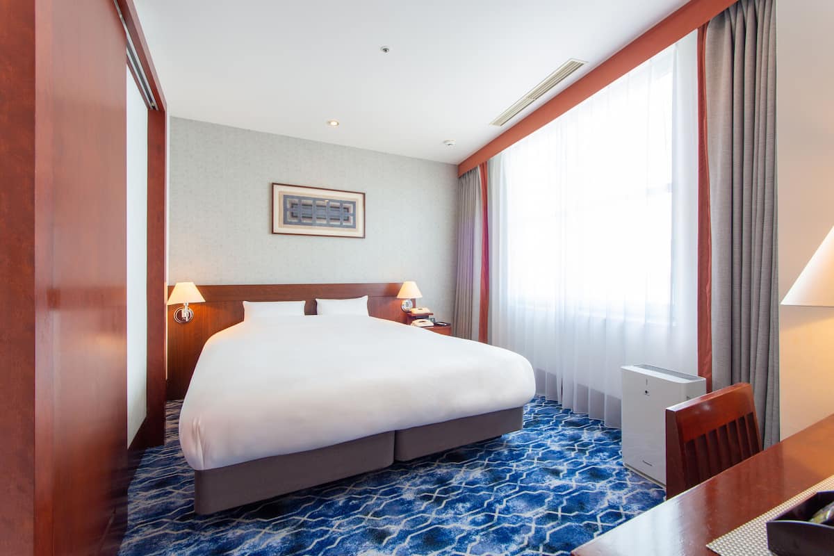 高級雙人房, 非吸煙房, 海景 (Club Lounge Access Incl) | 高級寢具、書桌、遮光窗簾/窗簾、熨斗/熨衫板