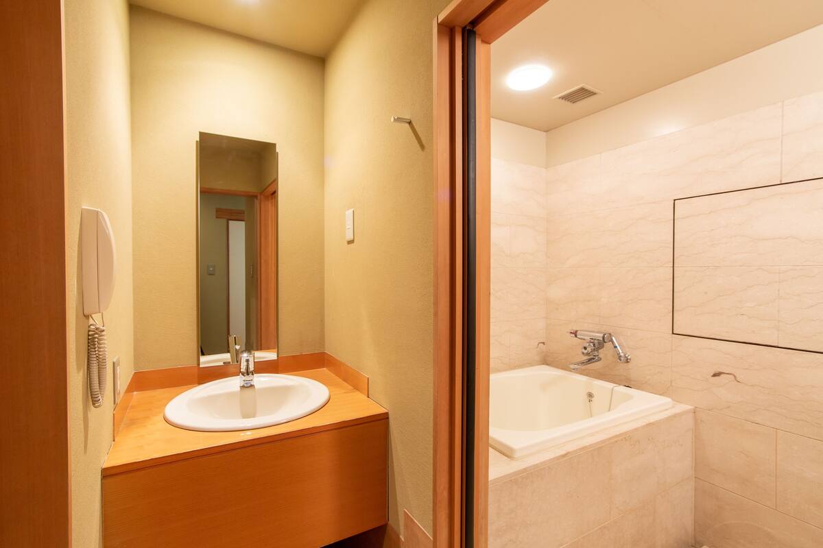 japanese modern room, non smoking | bathroom | combined shower/bathtub, free toiletries, hair dryer, slippers