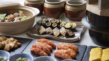 Daily buffet breakfast (JPY 2800 per person)