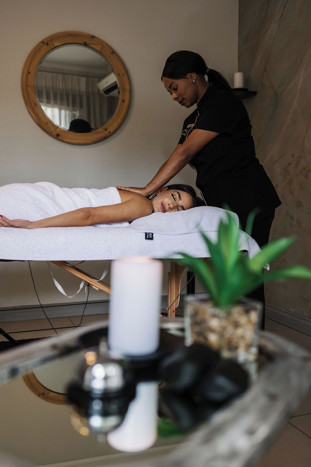 Salas de tratamientos para parejas, masajes con piedras calientes