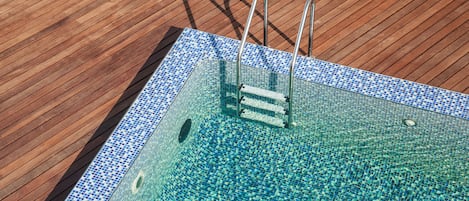 Outdoor pool, pool loungers