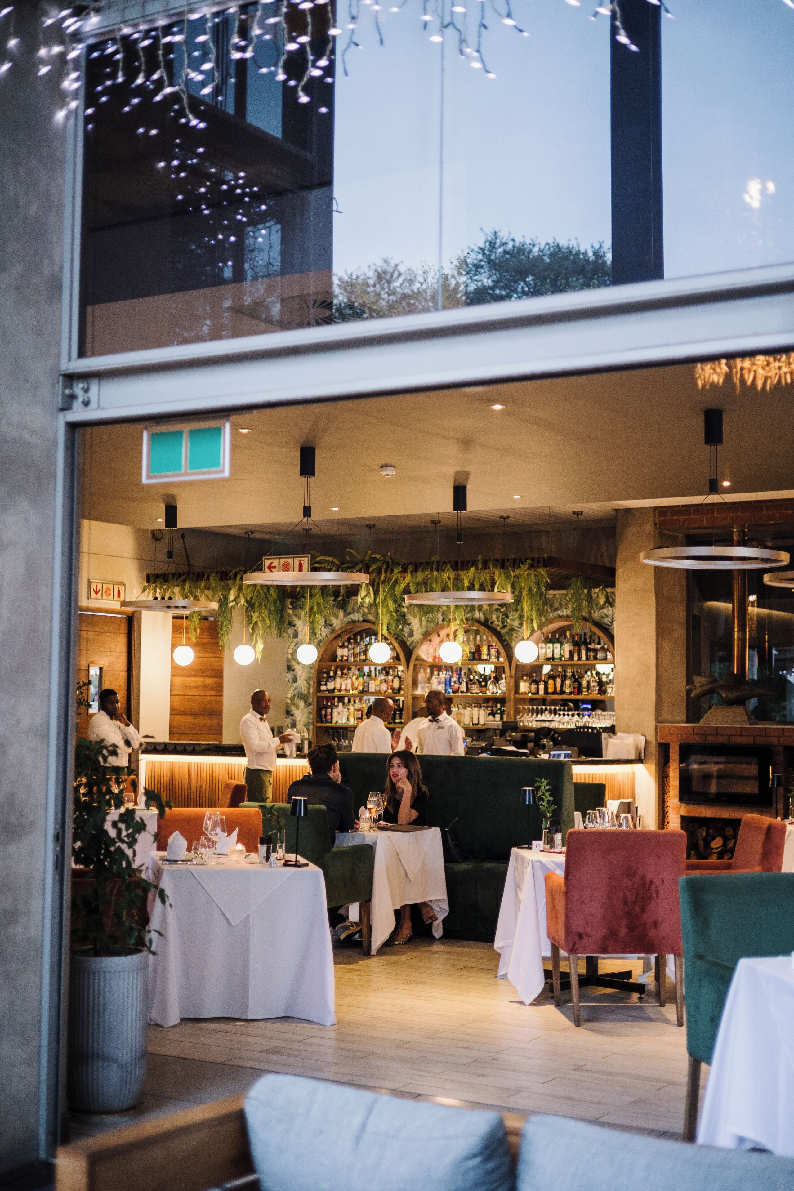 2 restaurantes; se sirven desayunos 