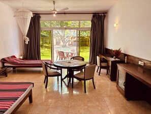 Deluxe Triple Room, Terrace | Blackout drapes, cribs/infant beds, free WiFi, bed sheets - Raja Beach Hotel (Balapitiya)