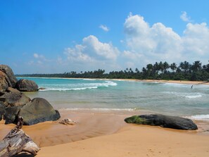 On the beach - Raja Beach Hotel (Balapitiya)