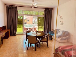 Deluxe Double Room, Terrace | Blackout drapes, cribs/infant beds, free WiFi, bed sheets - Raja Beach Hotel (Balapitiya)