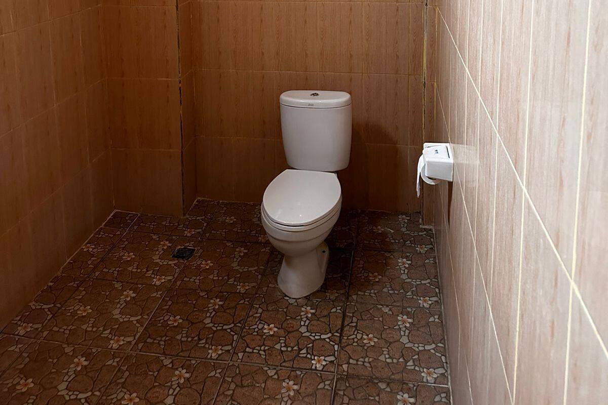 Salle de bain | Douche, douche à « effet pluie », articles de toilette gratuits, bidet