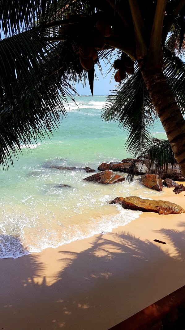 In-room safe, desk, free WiFi