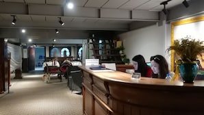 Reception - Central Vienna Hotel - Hostel (Vientiane)