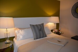 Double Room | Bar mini, kalis bunyi, katil bayi/kot (surcaj)