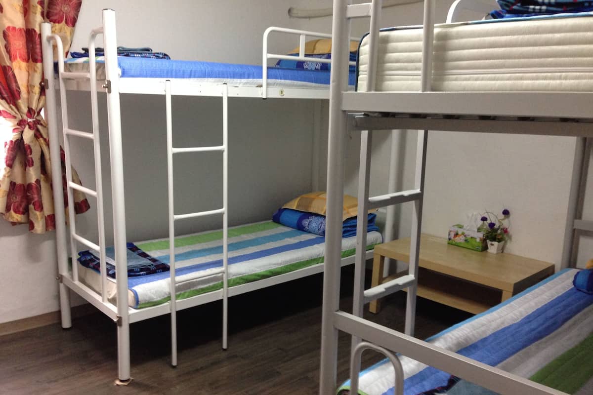 Dormitory 4 person, Shared Bathroom | Free WiFi