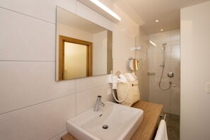 Studio Deluxe, balcon, vue montagne | Salle de bain