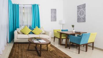 Luxury Apartment, 2 Bedrooms, Kitchen | In-room dining