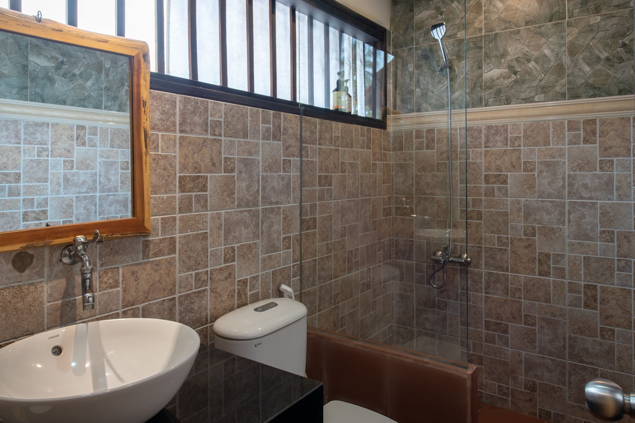 shower, free toiletries, hair dryer, slippers