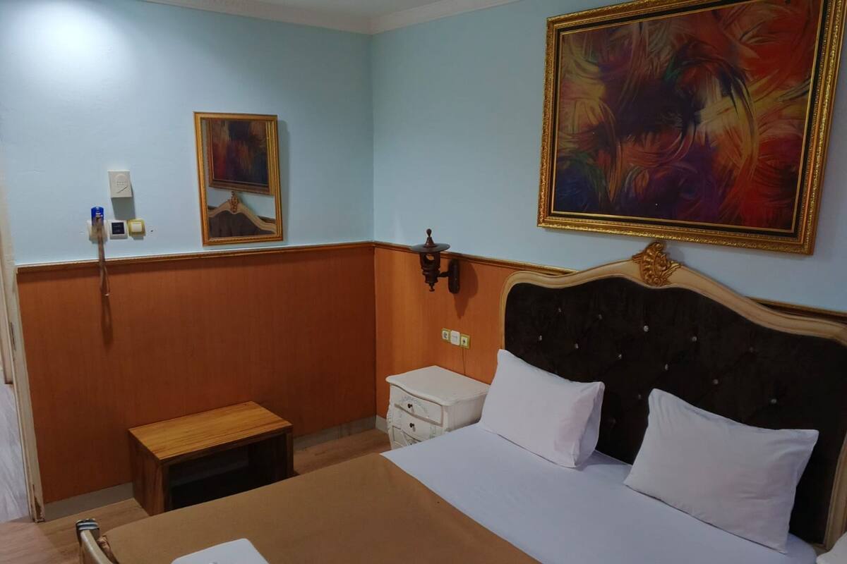 Standard Room, 1 Bedroom | In-room safe, desk, soundproofing