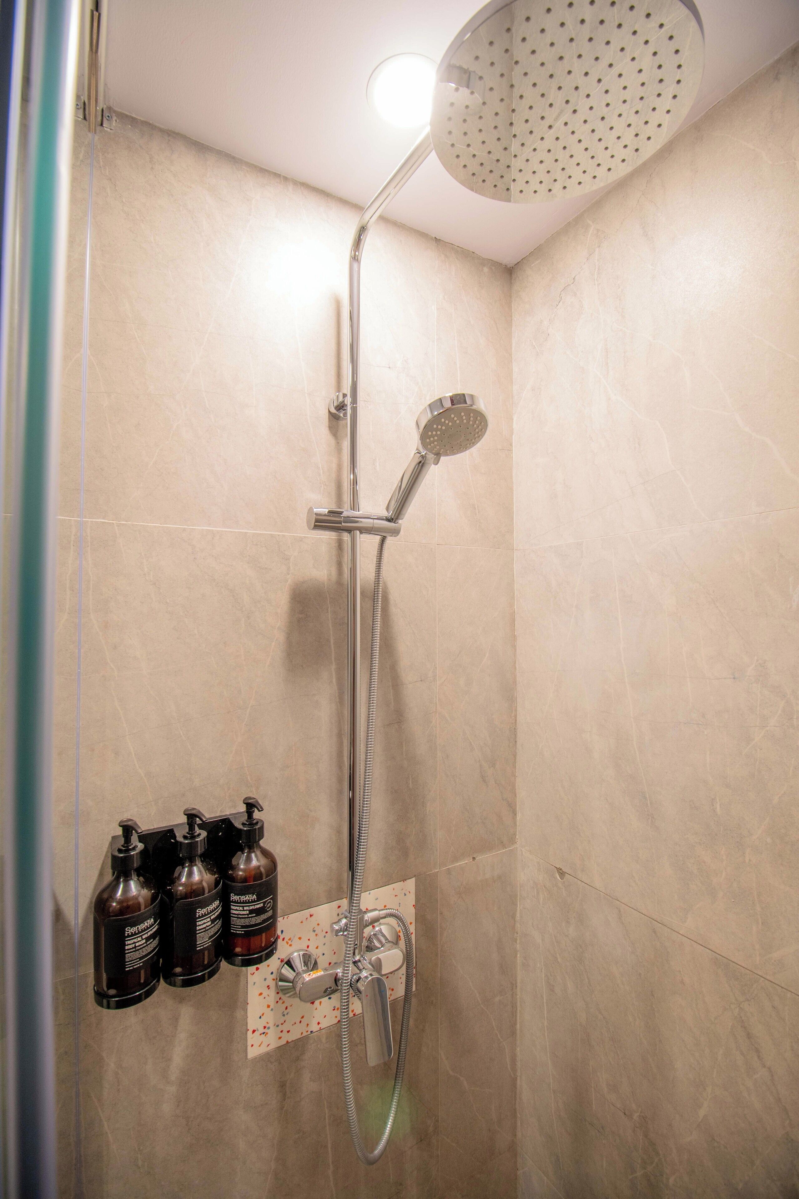 superior room (special offer renovation) | bathroom shower