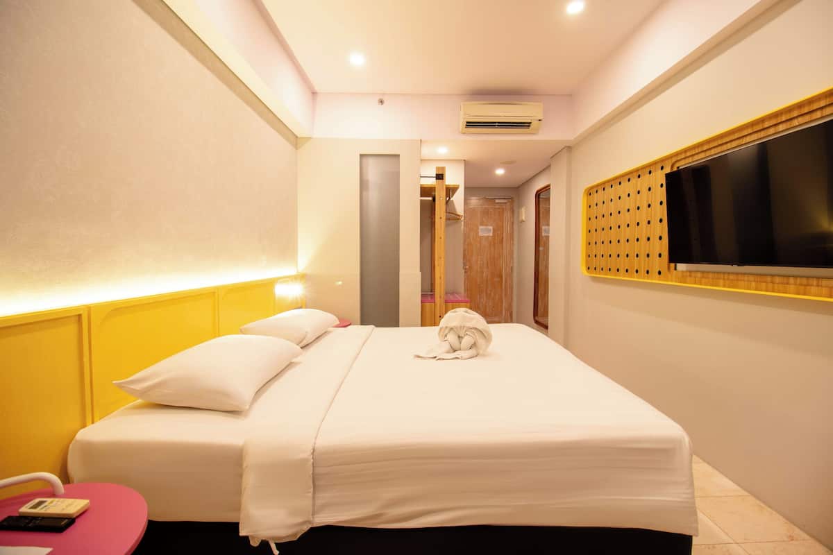 Superior Room | Premium bedding, in-room safe, desk, soundproofing