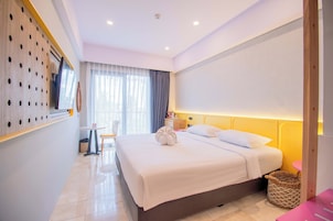 Premium bedding, in-room safe, desk, soundproofing