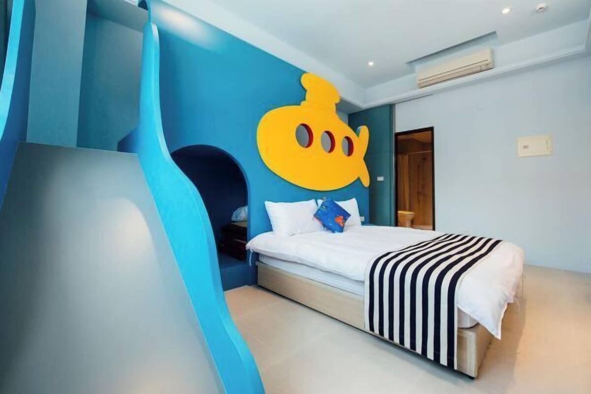 1 Schlafzimmer, hochwertige Bettwaren, individuell dekoriert