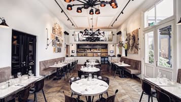 Aamiainen, lounas ja illallinen; Välimeren keittiö