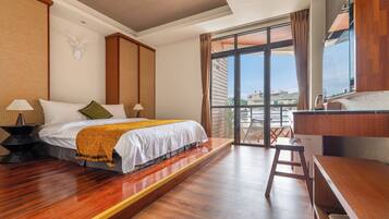 Double room with balcony | Blackout drapes, free WiFi, bed sheets