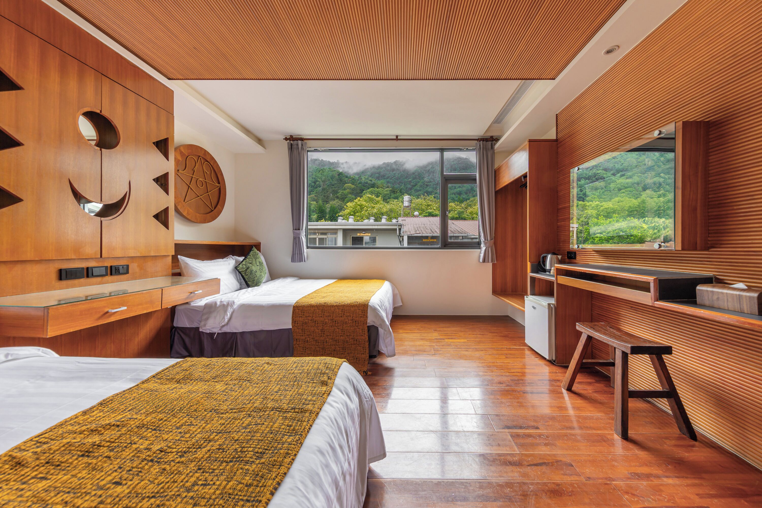 Quadruple room with bathtub | Blackout drapes, free WiFi, bed sheets