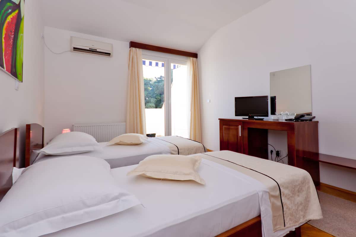 minibar, in-room safe, desk, iron/ironing board