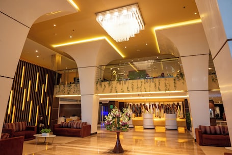 Sitzecke in der Lobby. Grand Kakinada by GRT Hotels