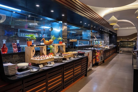 Internationale Küche. Grand Kakinada by GRT Hotels