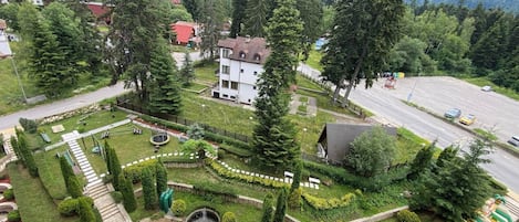 Deluxe Studio Suite | Garden view