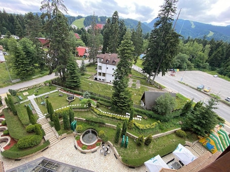 Deluxe Studio Suite | Garden view