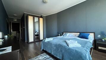 Chambre Double Deluxe | Coffres-forts dans les chambres, fer et planche Ă repasser