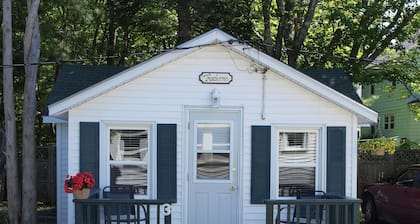 MacKenzie's Motel & Cottages