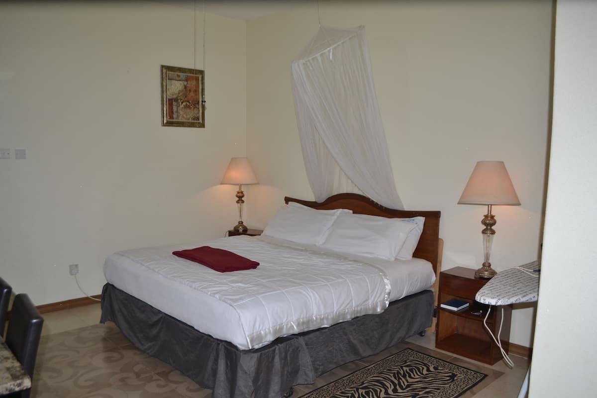 Egyptian cotton sheets, premium bedding, pillow-top beds, in-room safe
