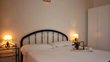 Premium bedding, free cots/infant beds, free WiFi