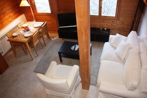 Apartment, 2 Bedrooms | Living room | Flat-screen TV - Apartamentos La Pleta Incles Suites 3000 (Soldeu)