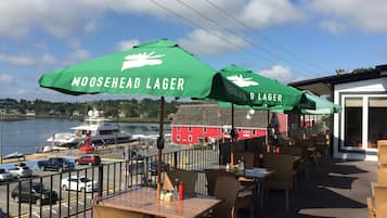 Café da manhã, almoço e jantar; frutos do mar