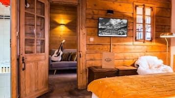 1 quarto, roupas de cama premium, cofres nos quartos, escrivaninha