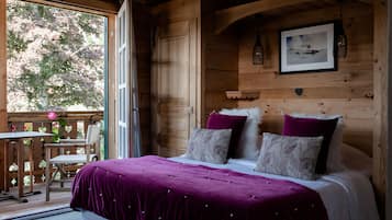 Superior Double Room | 1 bedroom, premium bedding, in-room safe, desk