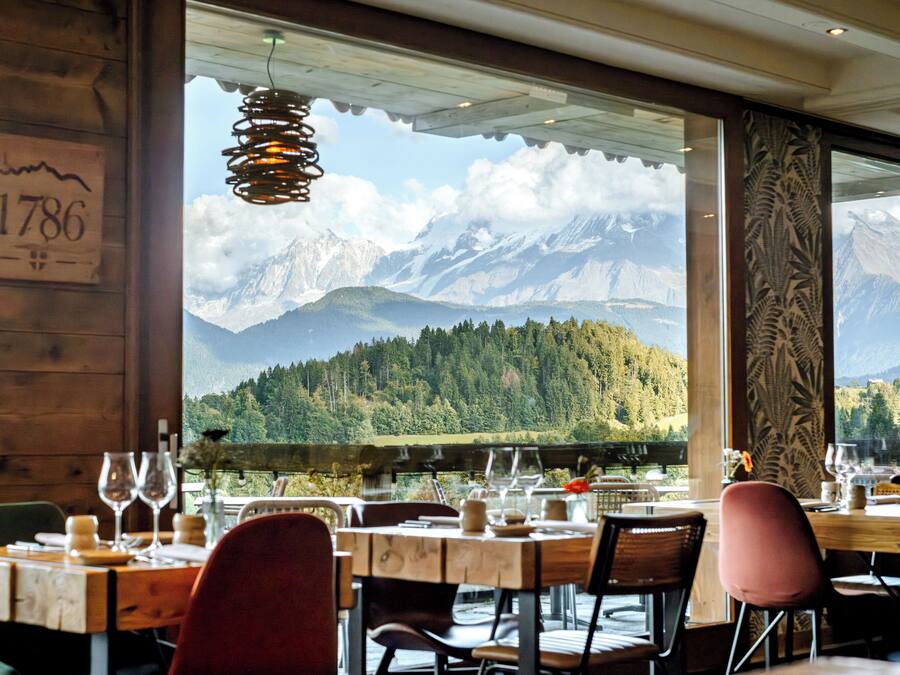 Phục vụ bữa tối, đặc sản địa phương, dùng bữa ngoài trời