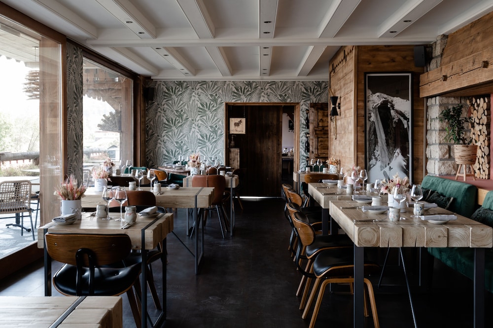 Les Roches Fleuries - Mont-Blanc by null