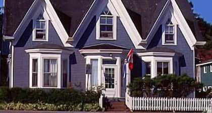 Fairmont House Bed & Breakfast
