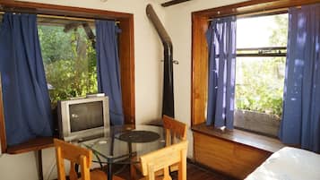 Cabin (El Bosque) | Free cots/infant beds, free rollaway beds, free WiFi