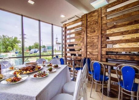 Lunch and dinner served, local cuisine