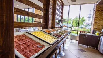 Free daily breakfast