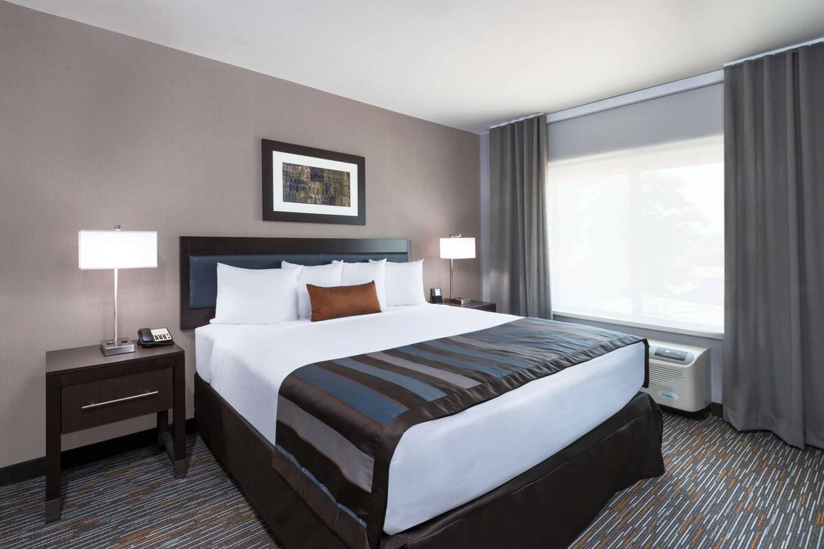 desk, iron/ironing board, free cots/infant beds, free rollaway beds