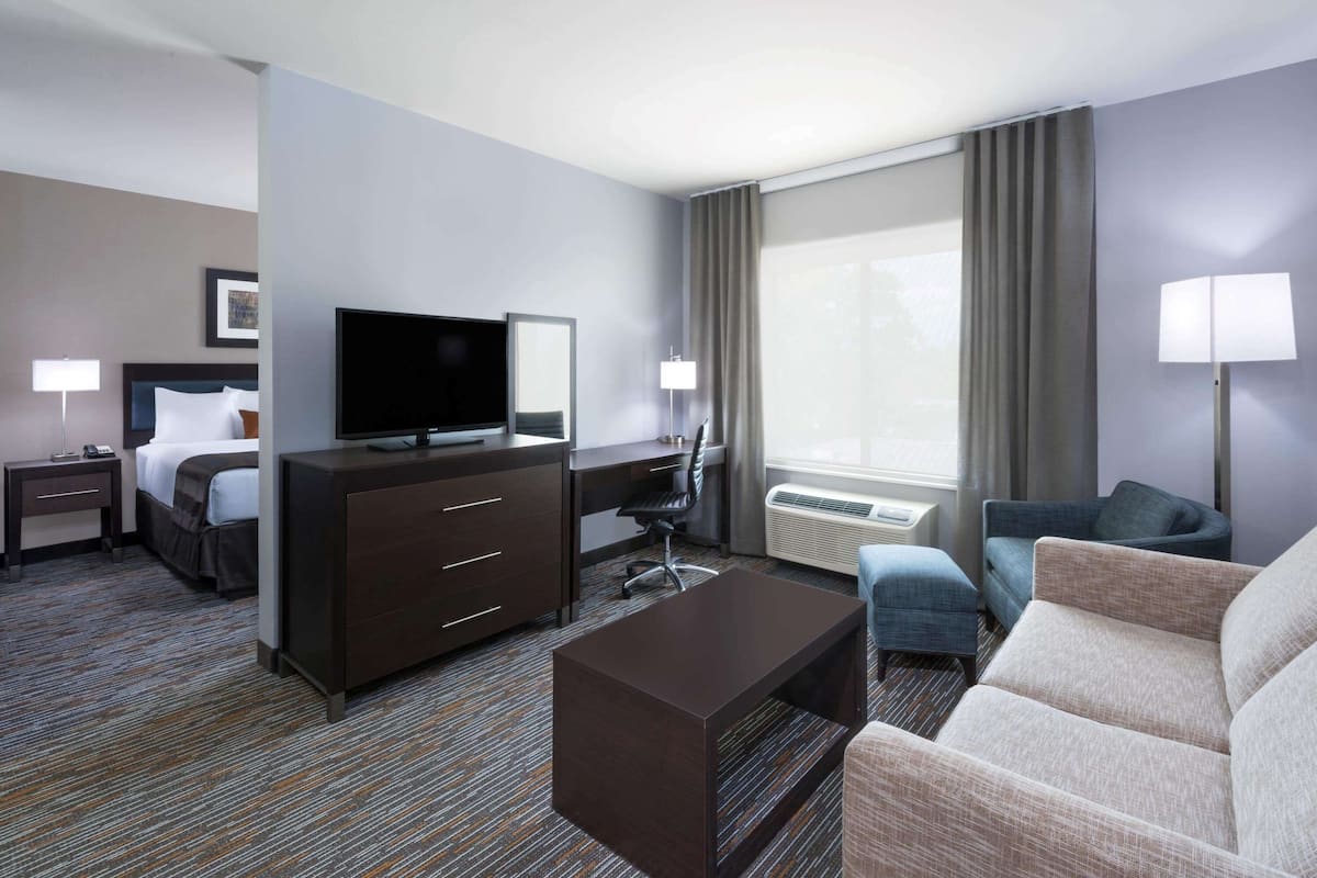 desk, iron/ironing board, free cots/infant beds, free rollaway beds